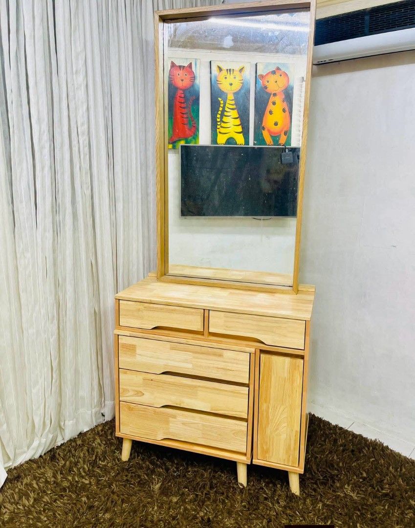 Vanity dresser/extendable dresser (Category: Other Home Furniture) located in Meycauayan. Submitted by marygracecasimiro (Listing ID 1463899247, Image 1). Description: From South Korea Modern Light natural wood extendable dressing table and separate 3-drawer chest featuring clean grain patterns, tapered cylindrical legs, and recessed cutout handles. Huge Stand Mirror Get this for only 17k♥️.