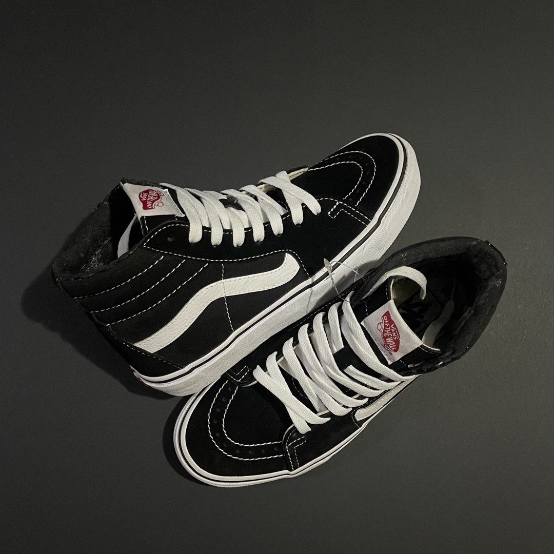 Vans Classic Sk8 Hi BnW (Category: Sneakers) located in Manila. Submitted by sole_origin (Listing ID 1463882620, Image 2). Description: FOR SALE LEGIT / AUTHENTIC Vans Classic Sk8 Hi BnW Size: 7womens / 23.5cm Brandnew, Pair only -₱1,000 only Shipping via LBC / J&T / JRS / Lalamove 📍BGC, Taguig.