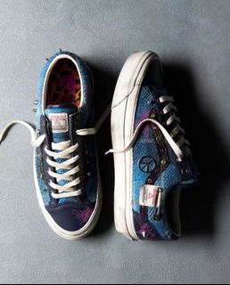 (Category: ) located in . Submitted by thehypewear.co (Listing ID 1463828032, Image 1). Description: .
