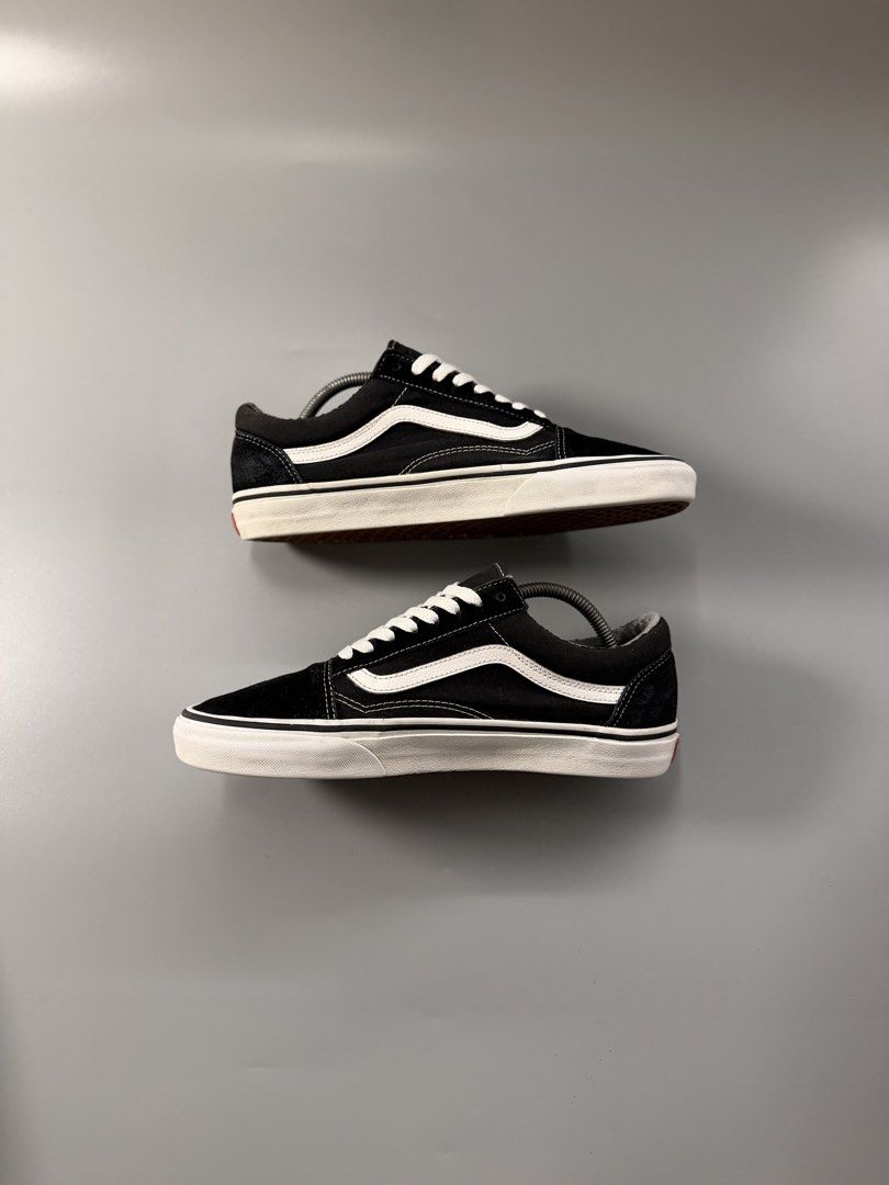 Vans Old Skool Black White Suede Sneakers (Category: Sneakers) located in Quezon City. Submitted by markieexp (Listing ID 1463749057, Image 2). Description: - Classic Vans Old Skool sneakers - Black suede with iconic white side stripe - White rubber sole - Versatile staple for any casual outfit - Great for everyday wear - Size: US 9.5 Men's / 11 Women's - Please check photos for detailed condition.