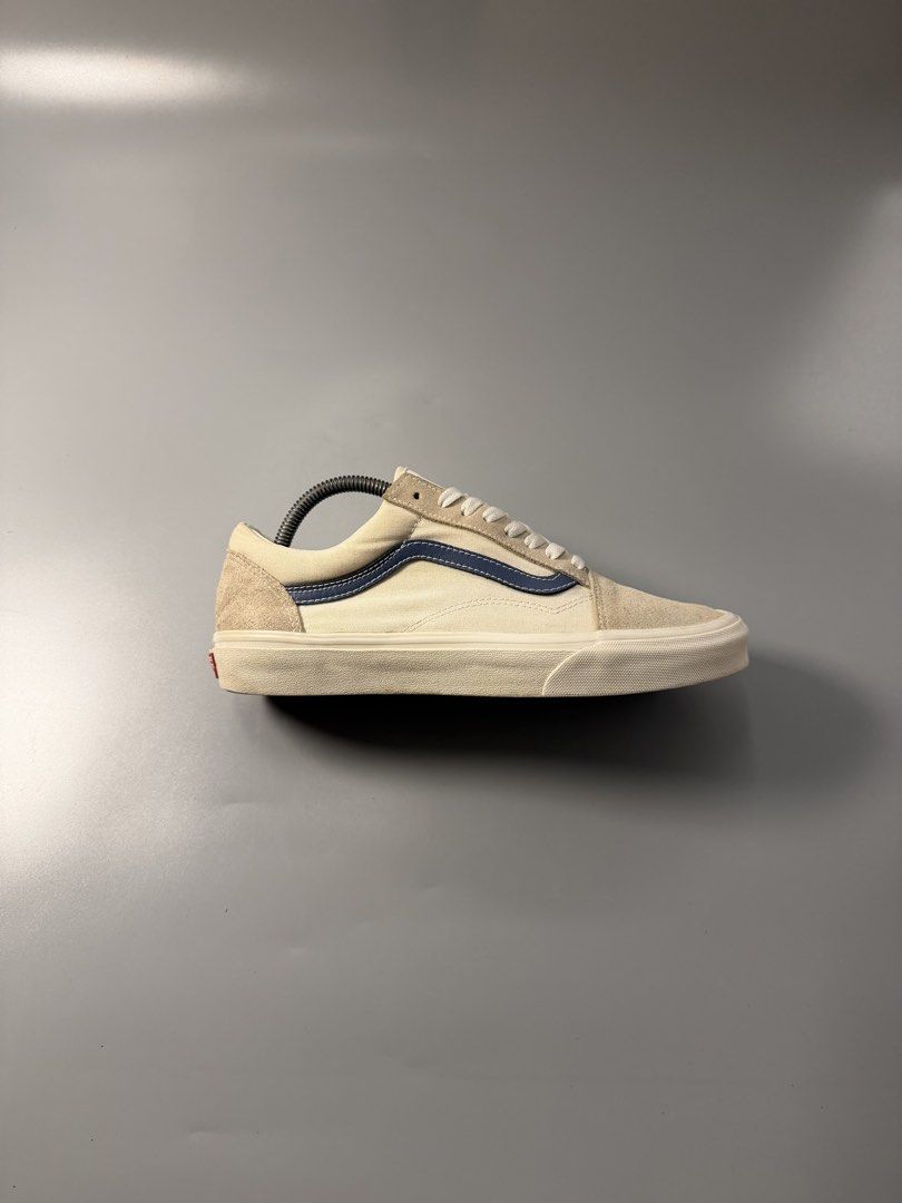 Vans Old Skool Cream Suede Canvas Shoes (Category: Sneakers) located in Quezon City. Submitted by markieexp (Listing ID 1463748626, Image 3). Description: - Cream Vans Old Skool - Suede and canvas upper - Classic navy side stripe - White laces and sole - Ideal for everyday wear - Please check photos for condition details.