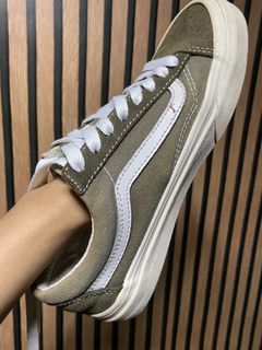 (Category: ) located in . Submitted by wearprelovedmnl (Listing ID 1463784812, Image 1). Description: .