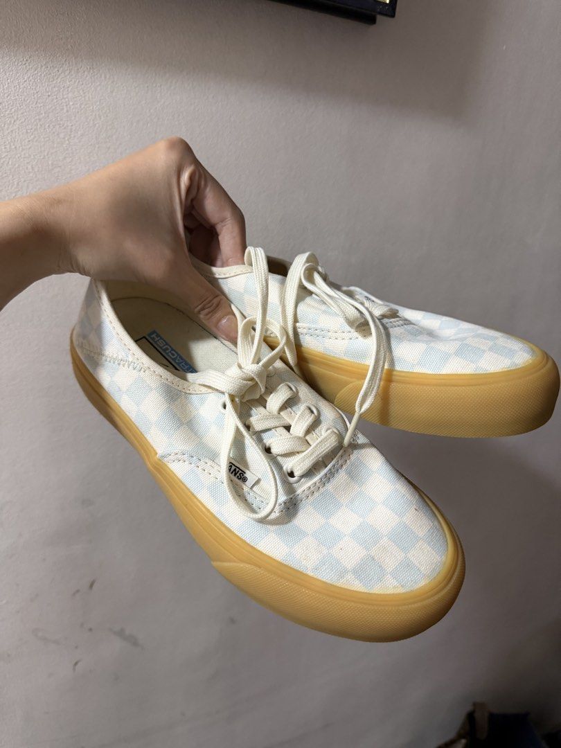 VANS SHOES (Category: Babies & Kids Fashion) located in Bacoor. Submitted by nd.clothing (Listing ID 1463773217, Image 1). Description: ORIGINAL BRANDNEW.