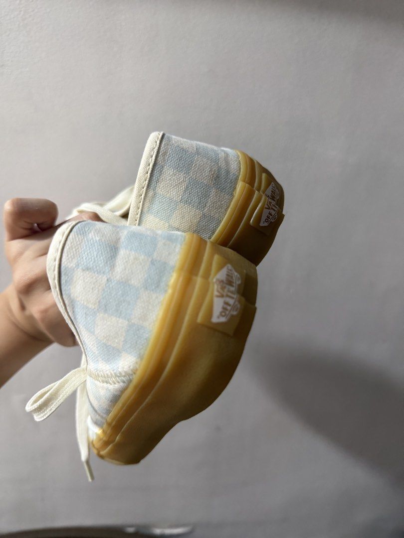 VANS SHOES (Category: Babies & Kids Fashion) located in Bacoor. Submitted by nd.clothing (Listing ID 1463773217, Image 2). Description: ORIGINAL BRANDNEW.