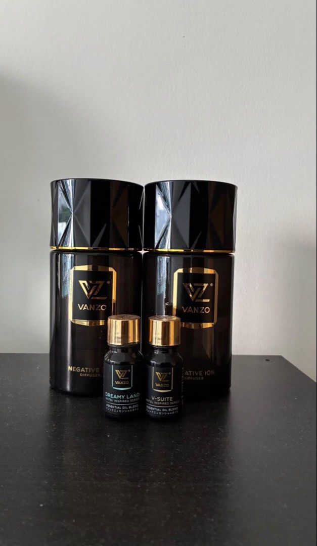 VANZO Negative Ion Diffusers (Category: Fragrance & Deodorants) located in Johor Bahru. Submitted by bebyvee (Listing ID 1463776302, Image 1). Description: ✨ 2 × VANZO Negative Ion Diffusers 🌸 1 × Dreamy Land Essential Oil – 10ml 🌿 1 × V-Suite Essential Oil – 10ml 🏠 Suitable for home / room / office 🔋 Portable & rechargeable 💨 Aroma diffuser function 📍 Johor Bahru 🫡COD/ Postage available.