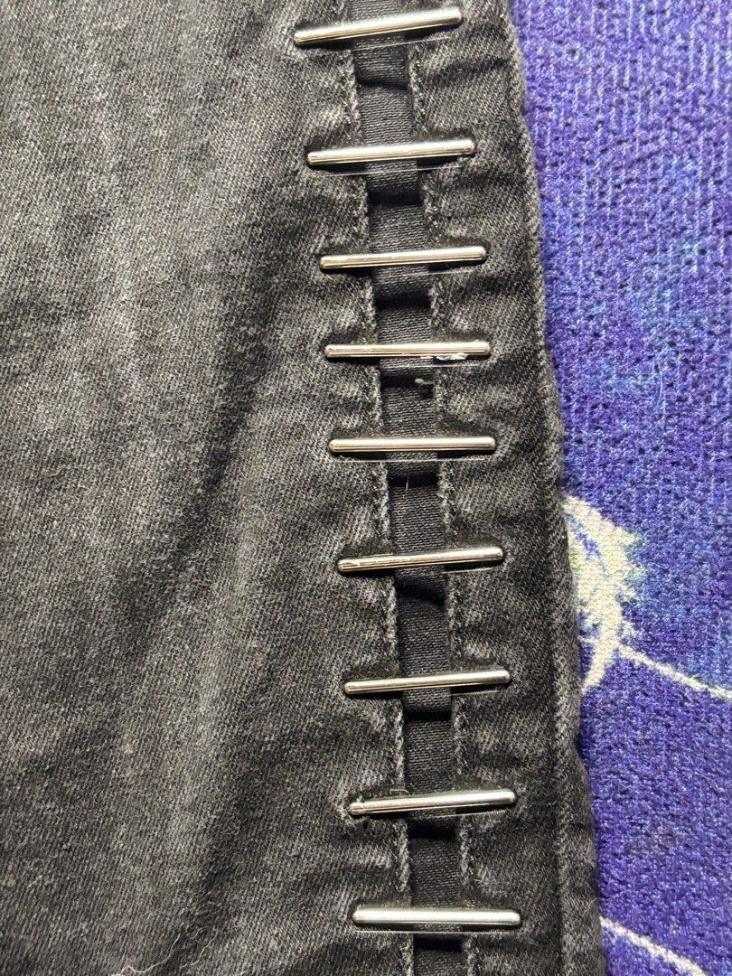 Versus Versace Black Washed Skinny Jeans (Category: Jeans) located in Valenzuela. Submitted by telagram (Listing ID 1463917876, Image 2). Description: .