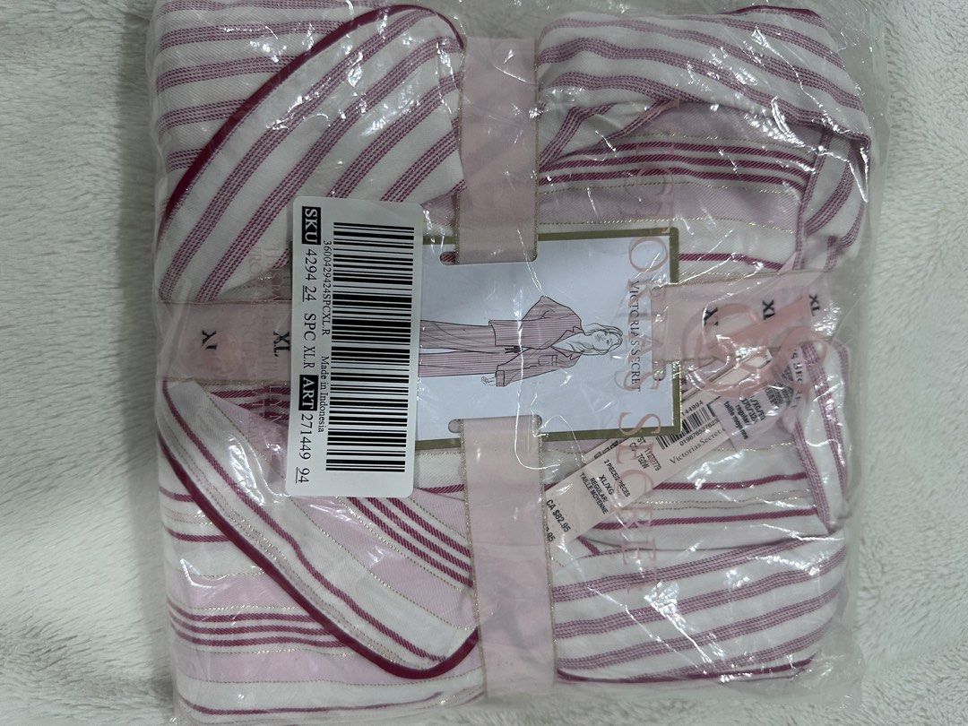 VICTORIA'S SECRET PAJAMA (Category: Undergarments & Loungewear) located in Angeles City. Submitted by twicelovedfindsbyjtse (Listing ID 1463799285, Image 2). Description: VICTORIA’S SECRET PAJAMA SET All in original packaging. Long trouser sets with tags STEAL DEAL ALERT! 🚨 🏷️ $69.95 USD on the tag, but you can GET YOURS for ONLY ₱2,850! Limited pieces only — once they’re gone, they’re GONE! 📩 DM NOW to reserve yours! 🛍️✨ .