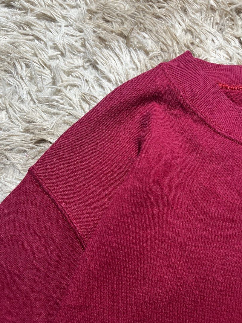 Vintage 90s Jerzees Plain Blank Crewneck Sweater (Category: Coats, Jackets and Outerwear) located in Siquijor. Submitted by dcfinds (Listing ID 1463880011, Image 2). Description: Vintage 90s Jerzees Plain Blank Crewneck Sweater Excellent Condition 10/10 Color rate 28x21 349💸.