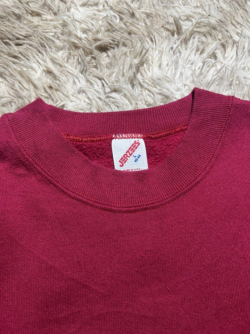 Vintage 90s Jerzees Plain Blank Crewneck Sweater (Category: Coats, Jackets and Outerwear) located in Siquijor. Submitted by dcfinds (Listing ID 1463880011, Image 3). Description: Vintage 90s Jerzees Plain Blank Crewneck Sweater Excellent Condition 10/10 Color rate 28x21 349💸.