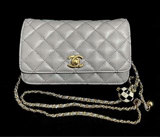 (Category: ) located in . Submitted by chic.bags (Listing ID 1463778273, Image 1). Description: .