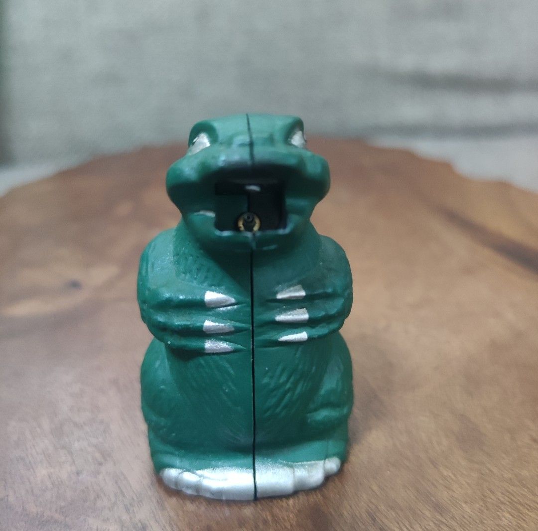 Vintage Godzilla Lite Lighter! Toho 1985 (Category: Vintage Collectibles) located in Cavite. Submitted by dextermanalo28 (Listing ID 1463870737, Image 1). Description: As is Vintage Godzilla Lite Lighter! Toho 1985 Die cast / Mabigat / lagyan nyo na lang ng Gas nag sspark naman sya wala lang gas.