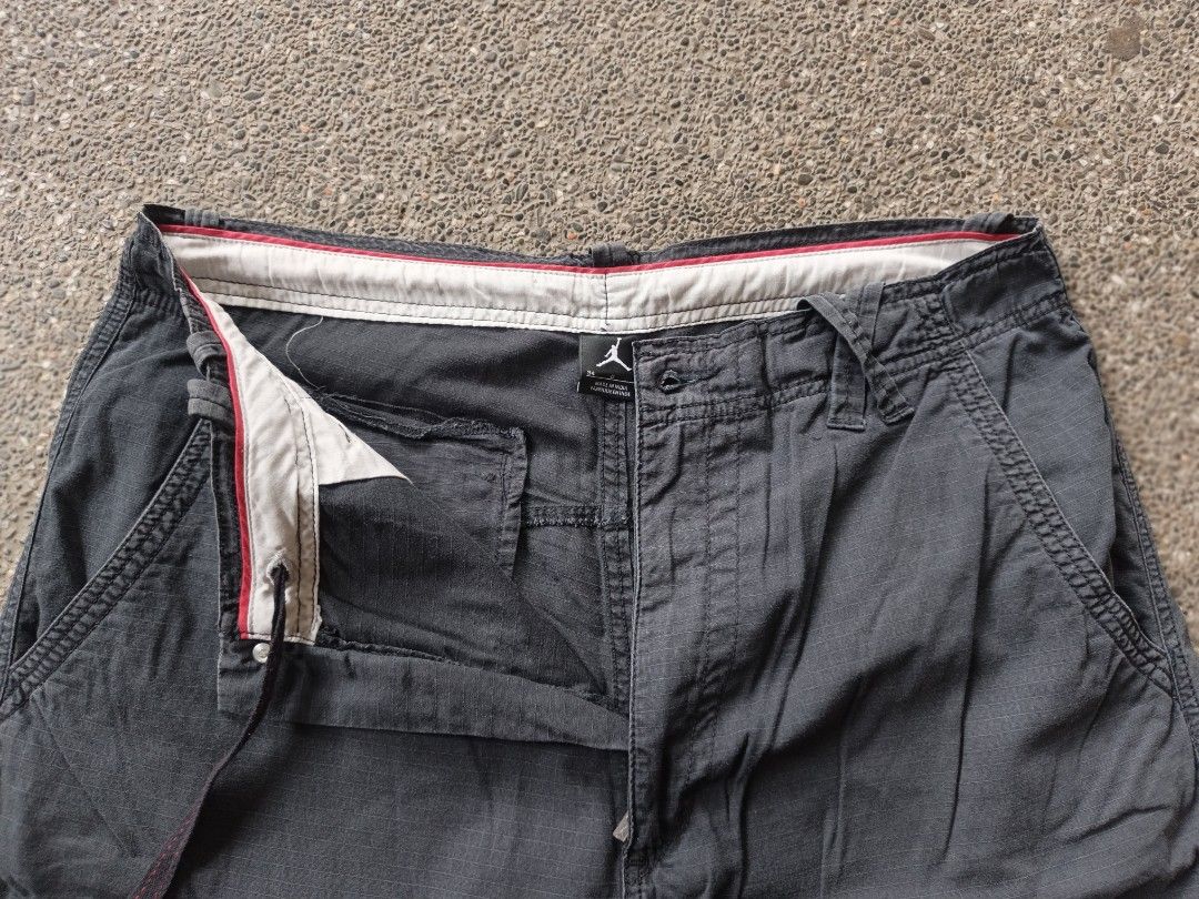 Vintage Jordan Cargo Shorts (Category: Shorts) located in Cabanatuan. Submitted by nik.ko (Listing ID 1463827271, Image 2). Description: Vintage jordan cargo shorts ‎ ‎Size 34 on tag ‎Waist 17 ‎Length 29 ‎Leg opening 12 ‎Excellent condition ‎No issues ‎ ‎Nueva ecija ‎Price 2500 + sf j&t ‎.
