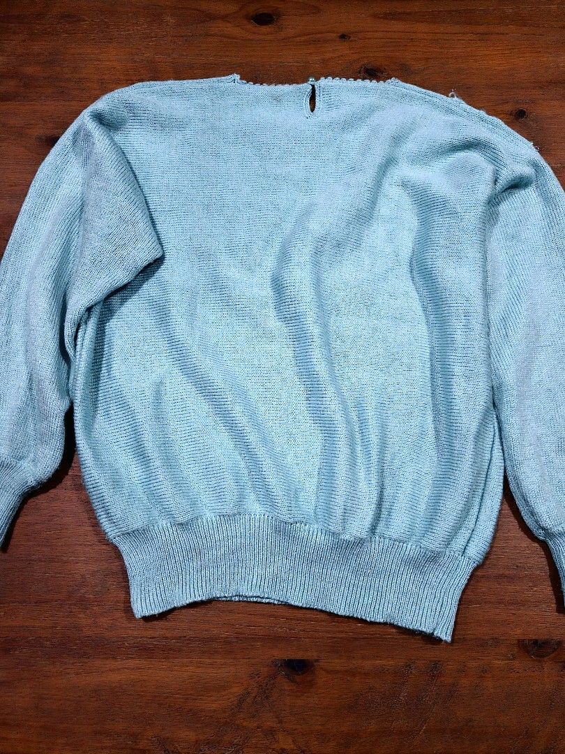 Vintage Knitted Pullover (Category: Coats, Jackets and Outerwear) located in Manila. Submitted by oki.ukay (Listing ID 1463872620, Image 3). Description: .