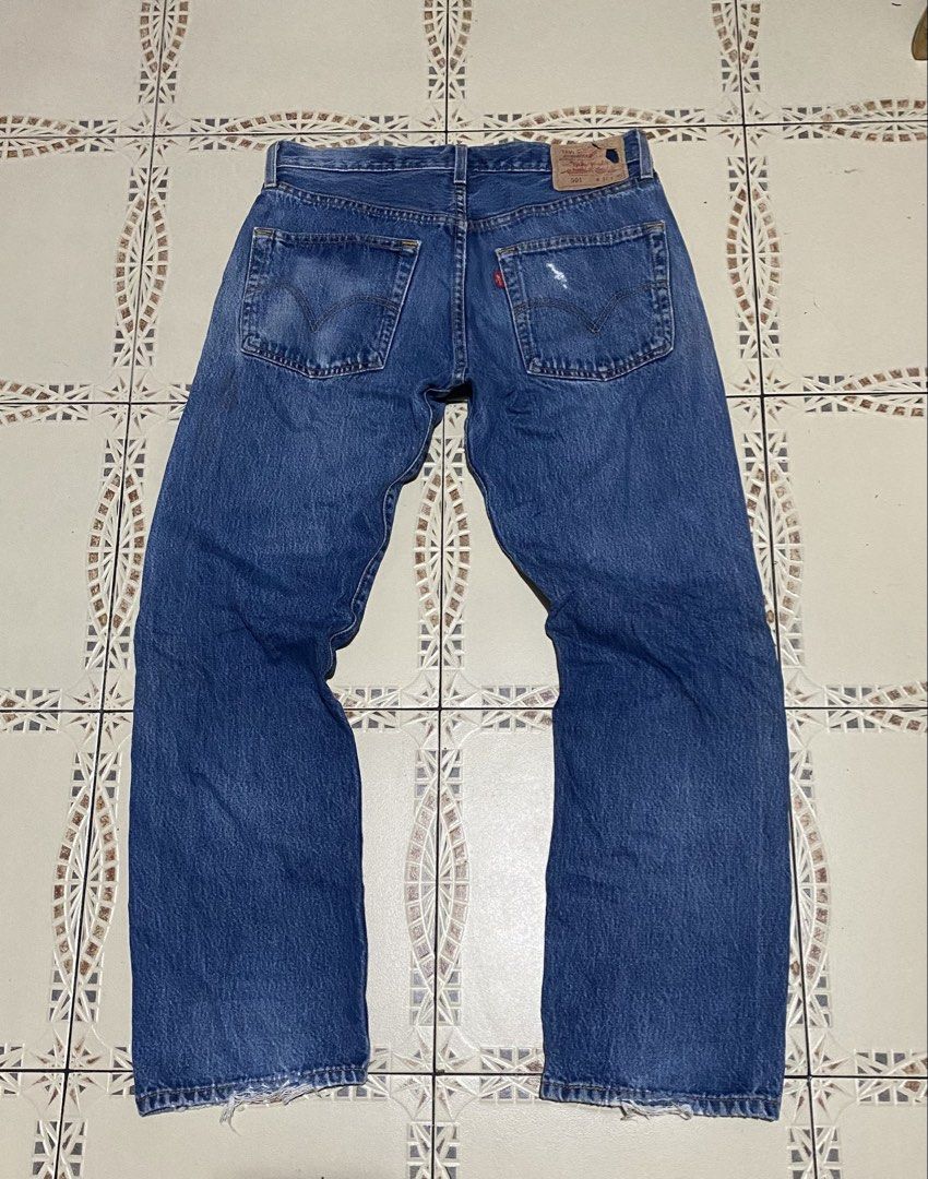 Vintage Levis 501 distressed jeans (Category: Jeans) located in Cebu City. Submitted by hustler_69 (Listing ID 1463846991, Image 2). Description: Vintage levis 501 distressed jeans Size 31 on tag but fits 32 waistline 38.5 inches length Very good condition Details are all posted.