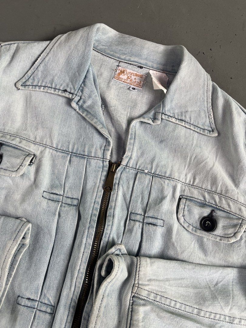 VINTAGE LEVI’S DENIM JACKET (Category: Coats, Jackets and Outerwear) located in Quezon City. Submitted by kentstuff (Listing ID 1463830316, Image 3). Description: LEVI’S Size M On Tag Shoulder-Hem : 18” Pit-Pit : 21” Condition: Excellent CR: 9.8/10 Flaws: ❌ Needwash DISCLAIMER: This is a thrifted item. All brands, logos, and trademarks belong to their rightful owners. We’re here to rehome great pieces — no brand affiliation intended..