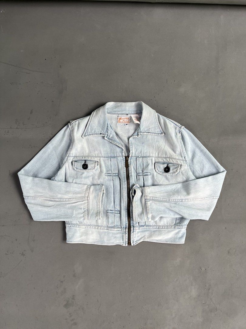 VINTAGE LEVI’S DENIM JACKET (Category: Coats, Jackets and Outerwear) located in Quezon City. Submitted by kentstuff (Listing ID 1463830316, Image 1). Description: LEVI’S Size M On Tag Shoulder-Hem : 18” Pit-Pit : 21” Condition: Excellent CR: 9.8/10 Flaws: ❌ Needwash DISCLAIMER: This is a thrifted item. All brands, logos, and trademarks belong to their rightful owners. We’re here to rehome great pieces — no brand affiliation intended..