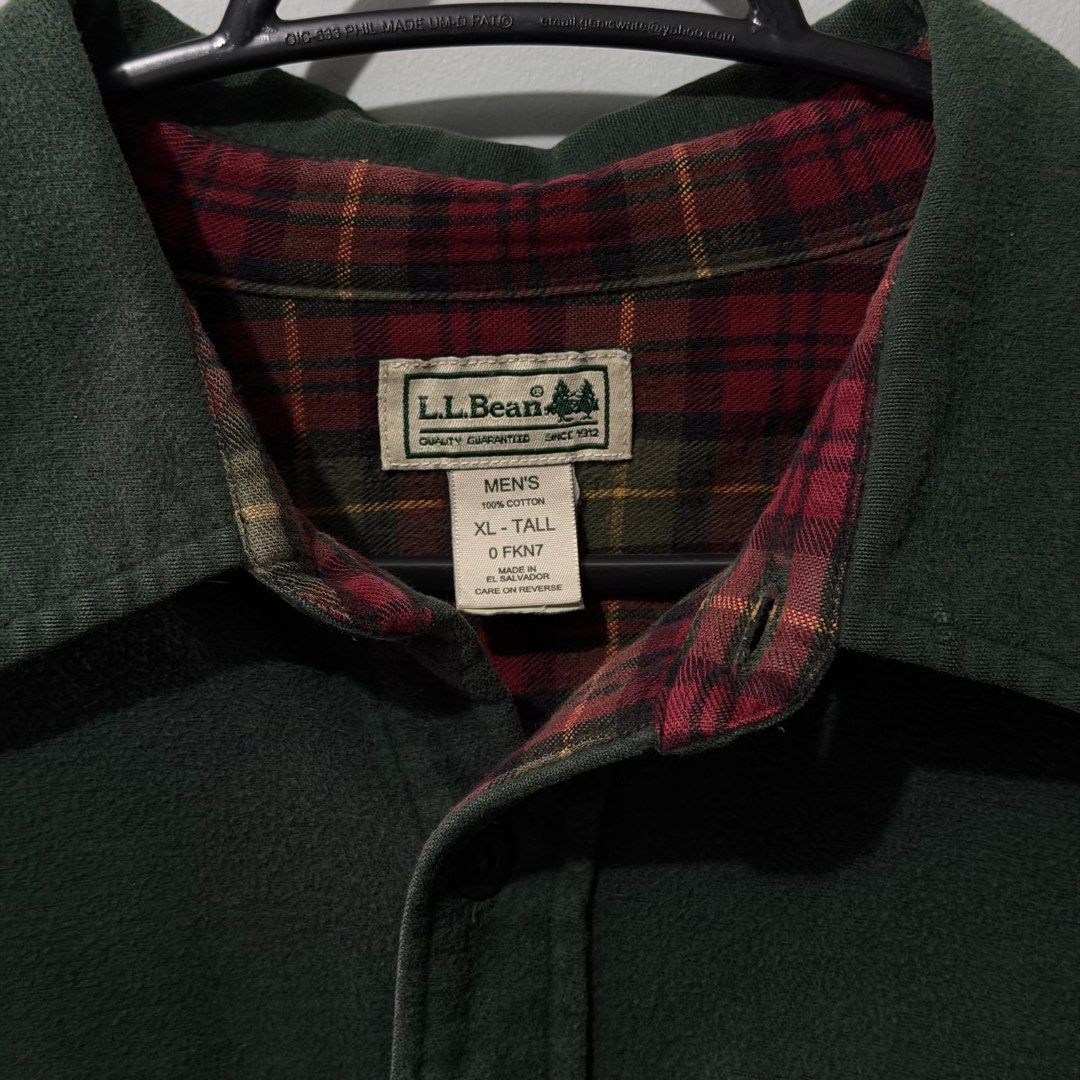 VINTAGE L.L. BEAN FOREST GREEN JACKET (Category: Coats, Jackets and Outerwear) located in Subic. Submitted by the_elusive_shop (Listing ID 1463831322, Image 2). Description: Note: This jacket was tailored. (too long for my liking) It’s tagged as a men’s tall size. Color rate: 7/10 Brand: L.L. Bean Size: XL Dimensions: W26 x L27 Sleeve length: L26 Fabric: 100% COTTON PLEASE READ BEFORE MAKING AN OFFER ⬇️ Lowballers will be blocked immediately. If 