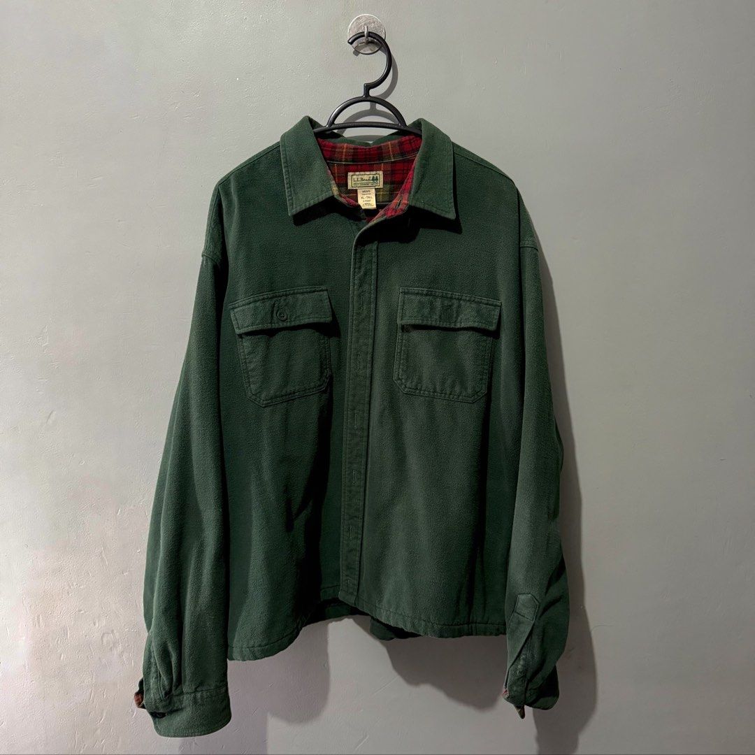 VINTAGE L.L. BEAN FOREST GREEN JACKET (Category: Coats, Jackets and Outerwear) located in Subic. Submitted by the_elusive_shop (Listing ID 1463831322, Image 1). Description: Note: This jacket was tailored. (too long for my liking) It’s tagged as a men’s tall size. Color rate: 7/10 Brand: L.L. Bean Size: XL Dimensions: W26 x L27 Sleeve length: L26 Fabric: 100% COTTON PLEASE READ BEFORE MAKING AN OFFER ⬇️ Lowballers will be blocked immediately. If 
