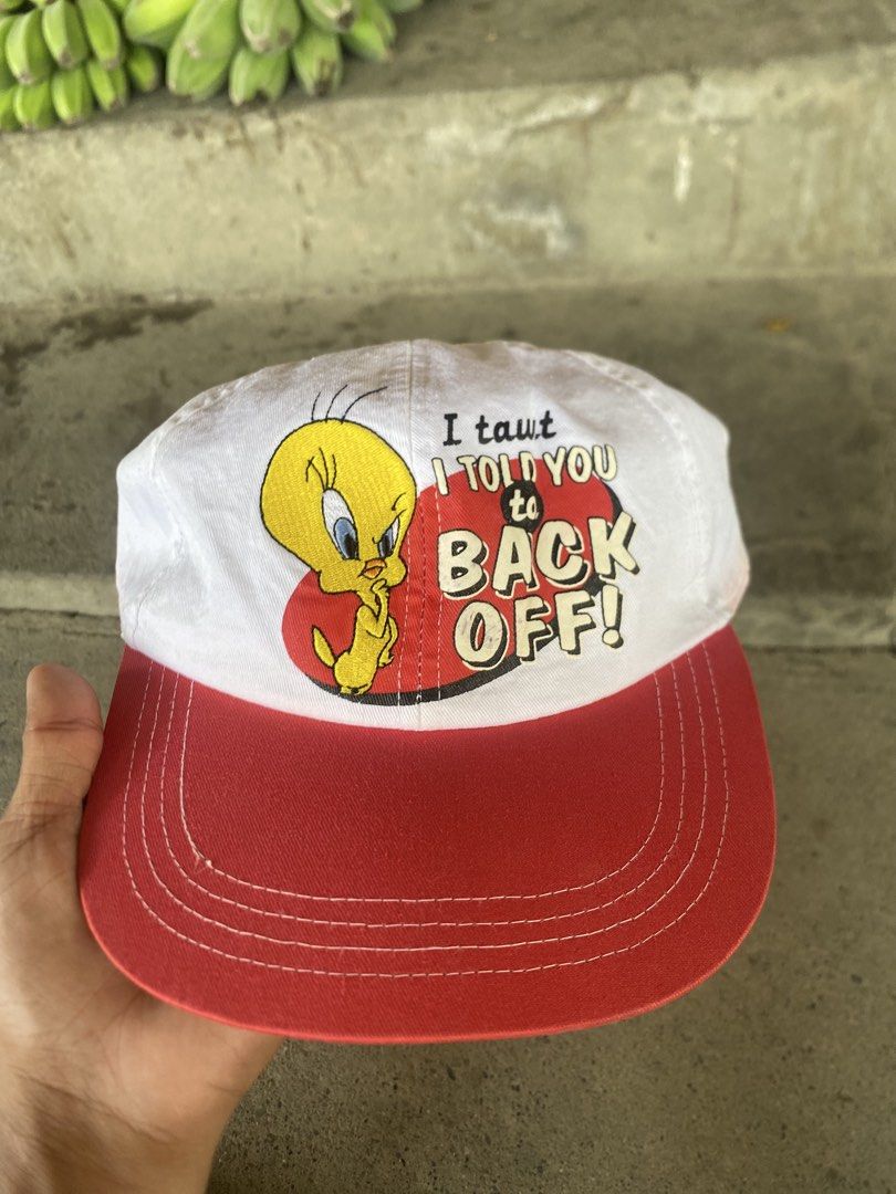 Vintage looney tunes cap (Category: Caps & Hats) located in Tumauini. Submitted by calmearth-bc99 (Listing ID 1463750060, Image 1). Description: Looney tunes.