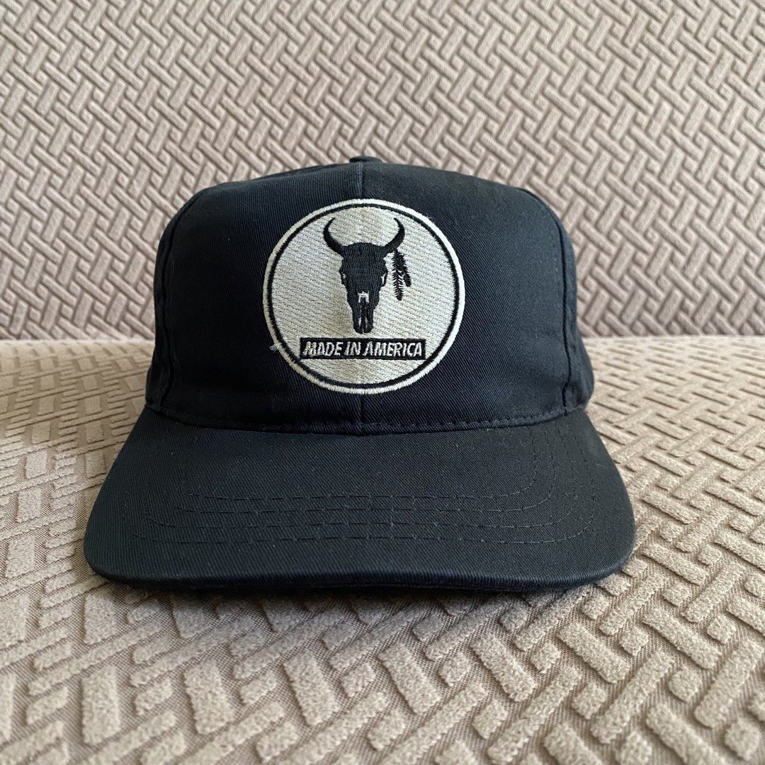 Vintage Made in America hat (Category: Caps & Hats) located in Makati City. Submitted by ejdc98 (Listing ID 1463770503, Image 1). Description: 1k or best offer Used with issues check pics for more details Lbc / Lalamove.
