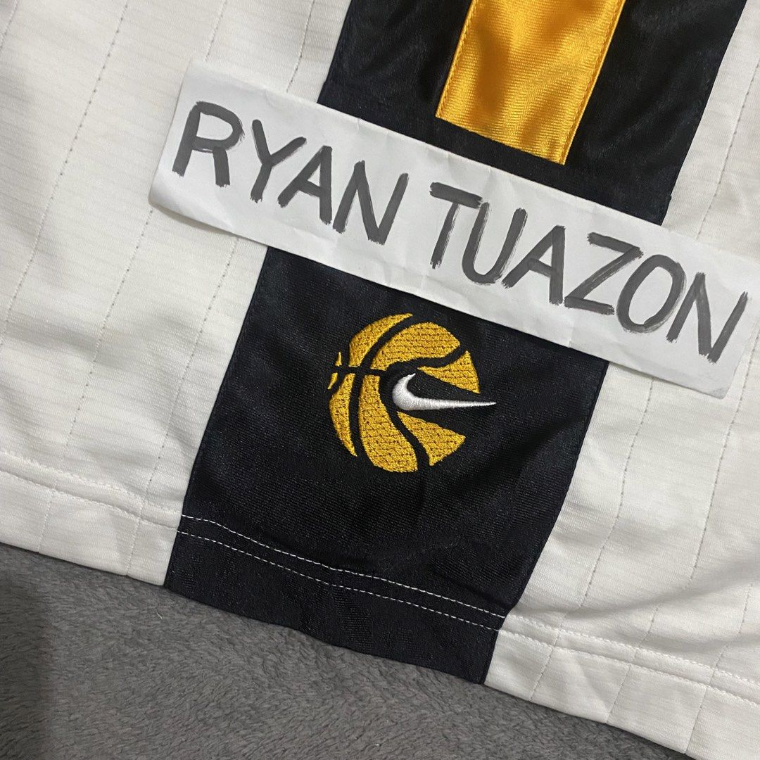 Vintage Nike Baller Shorts (Category: Shorts) located in Lubao. Submitted by thriftlangph (Listing ID 1463929494, Image 3). Description: 🏷P899 Vintage Nike Baller Shorts 30 to 36W x 21.5L 14 leg opening 9.5/10 color rate Excellent No issue.