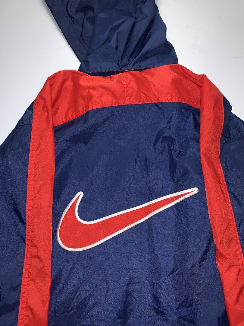 Vintage Nike Detouchable jacket (Category: Hoodies) located in Ivisan. Submitted by trashtotreasuree (Listing ID 1463815774, Image 3). Description: 25x31-34 back.