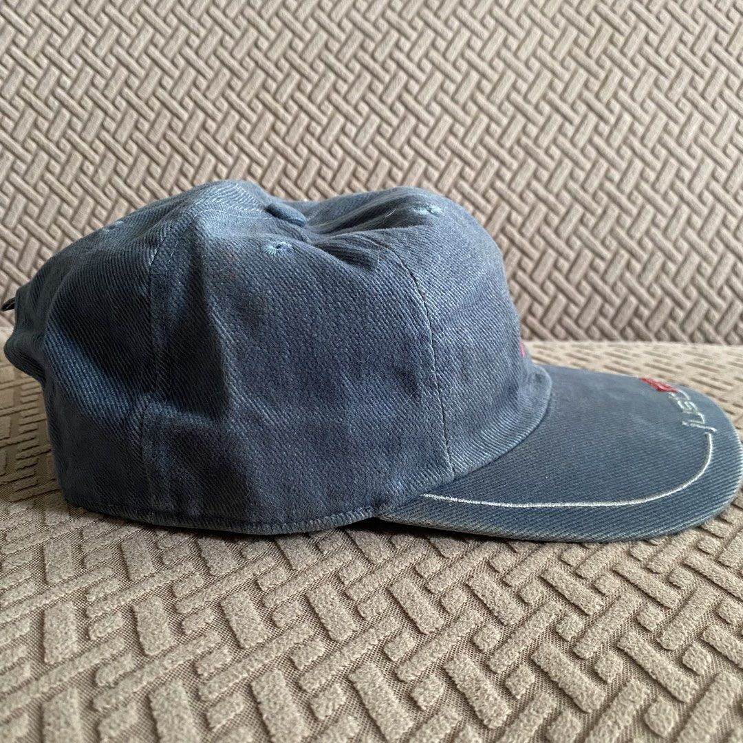 Vintage Nike Just Do It (Category: Caps & Hats) located in Makati City. Submitted by ejdc98 (Listing ID 1463771269, Image 3). Description: 700 or best offer Used with issues check pics for more details Lbc / Lalamove.