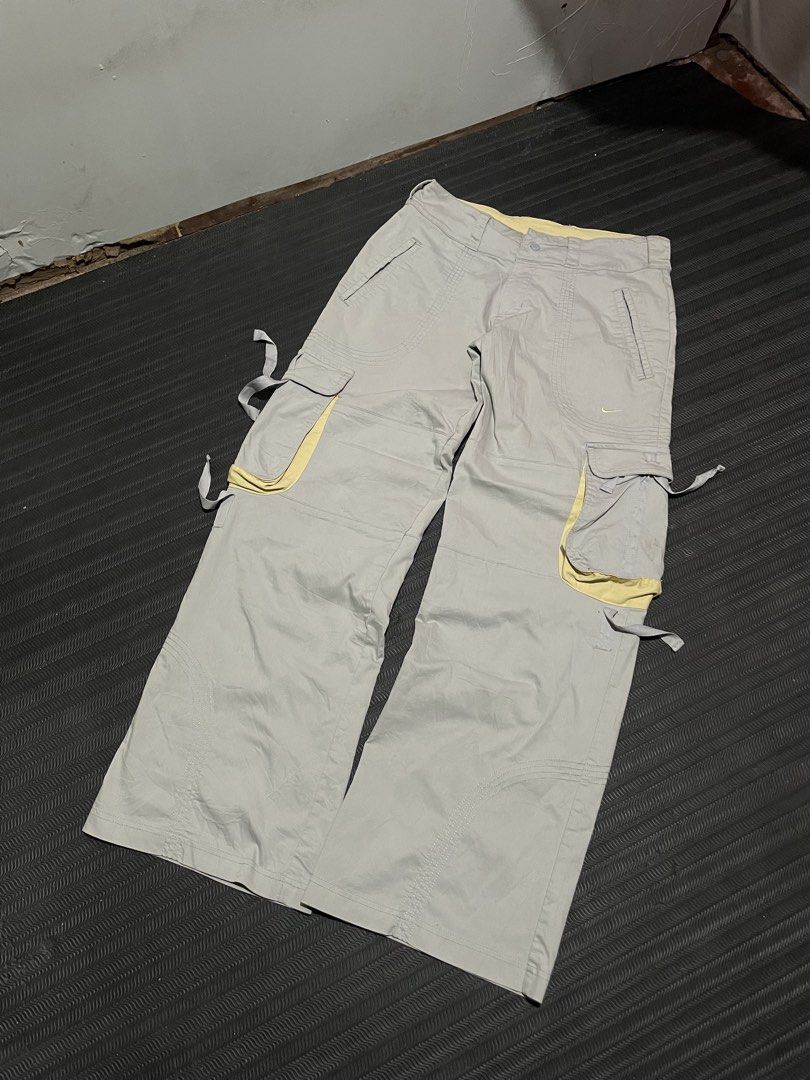 VINTAGE NIKE PANTS (Category: Jeans) located in Ligao. Submitted by whozzz_daryll (Listing ID 1463869523, Image 1). Description: .