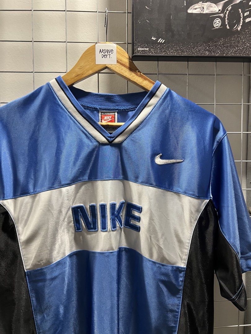 Vintage nike y2k (Category: Tshirts & Polo Shirts ) located in Tandag. Submitted by archive.dept (Listing ID 1463852721, Image 2). Description: .