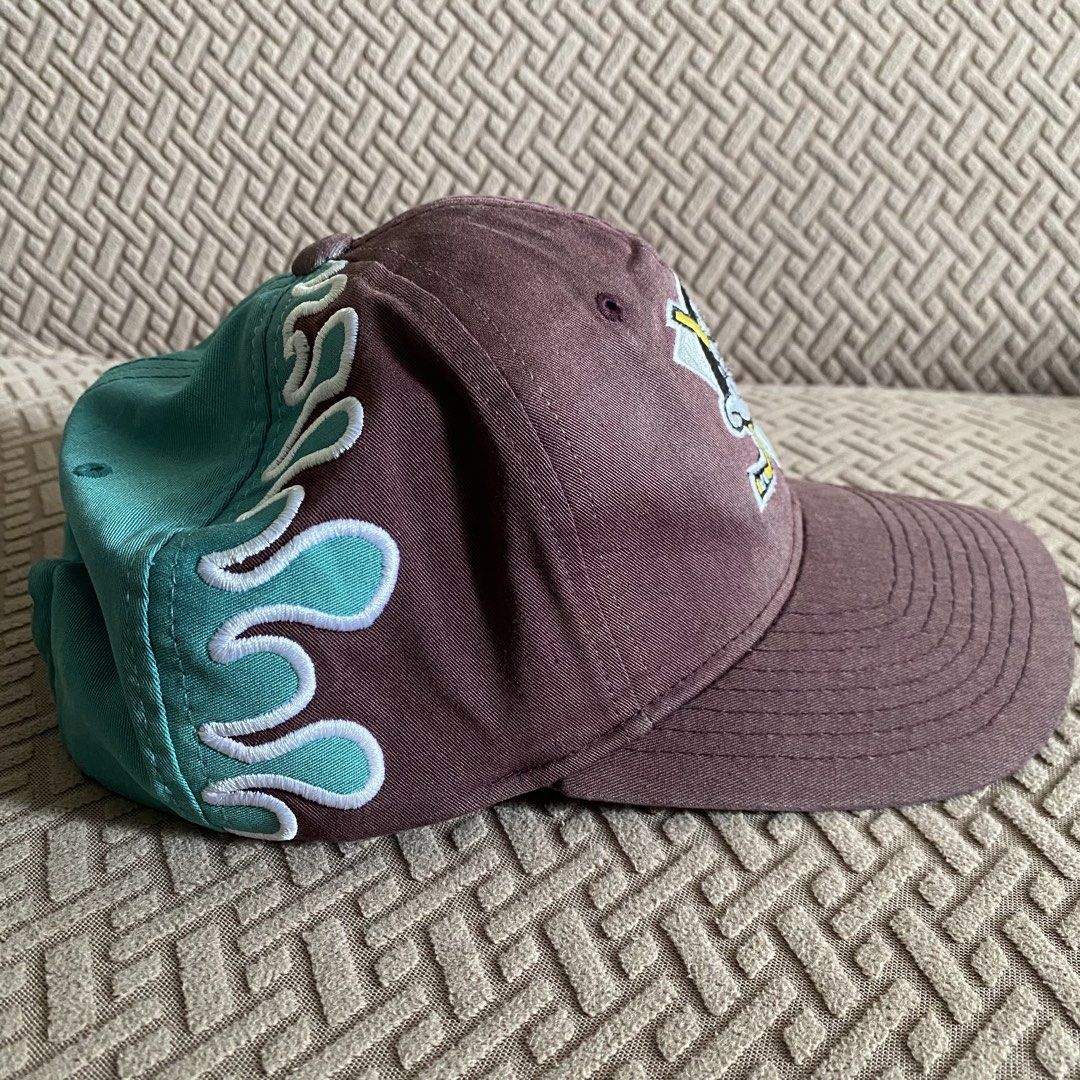 Vintage Starter Wave Flame NHL Mighty Ducks (Category: Caps & Hats) located in Makati City. Submitted by ejdc98 (Listing ID 1463789546, Image 3). Description: 7k or best offer Used with issues check pics for more details Lbc / Lalamove.