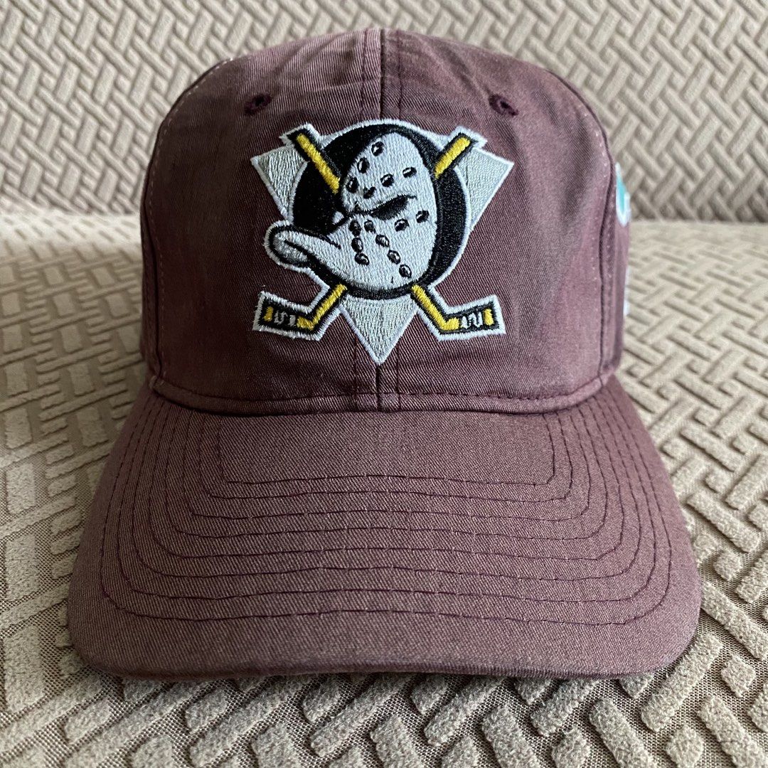 Vintage Starter Wave Flame NHL Mighty Ducks (Category: Caps & Hats) located in Makati City. Submitted by ejdc98 (Listing ID 1463789546, Image 1). Description: 7k or best offer Used with issues check pics for more details Lbc / Lalamove.