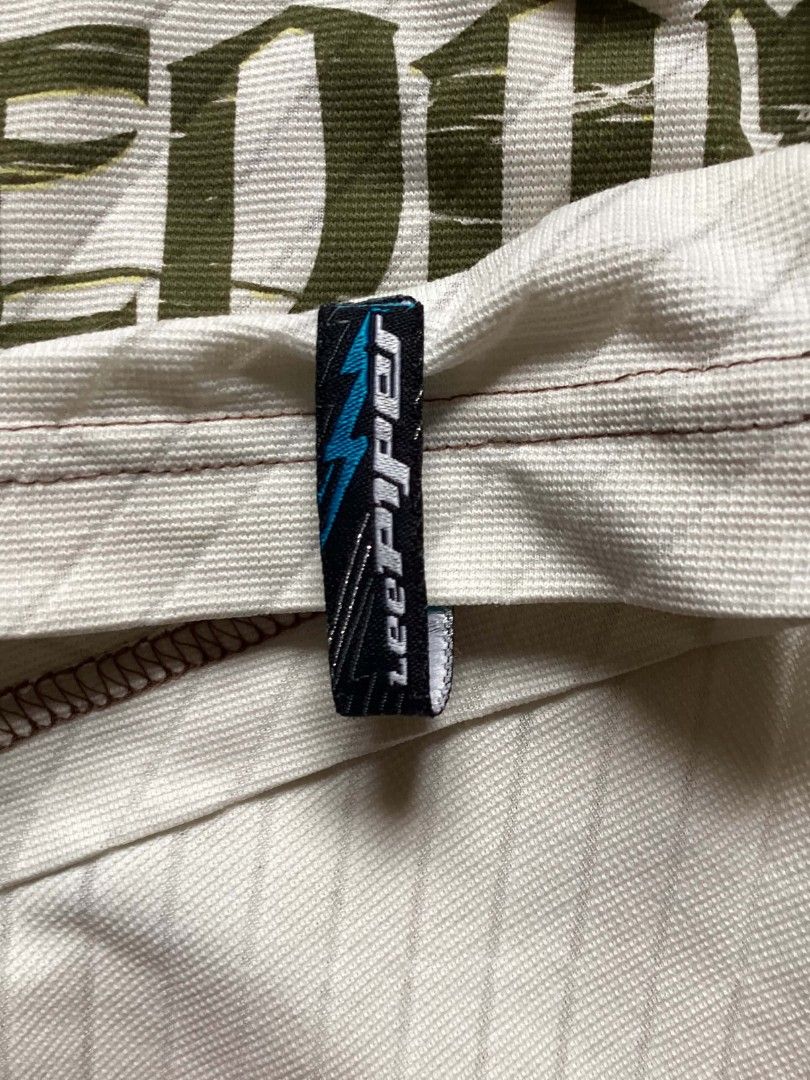 Vintage y2k Lee pipes kill the boredom (Category: Tshirts & Polo Shirts ) located in Manila. Submitted by archivefine_ds (Listing ID 1463749701, Image 2). Description: size XL on tag 9/10 condi, slighty faded yung black color sa braso part w 19 L 28.