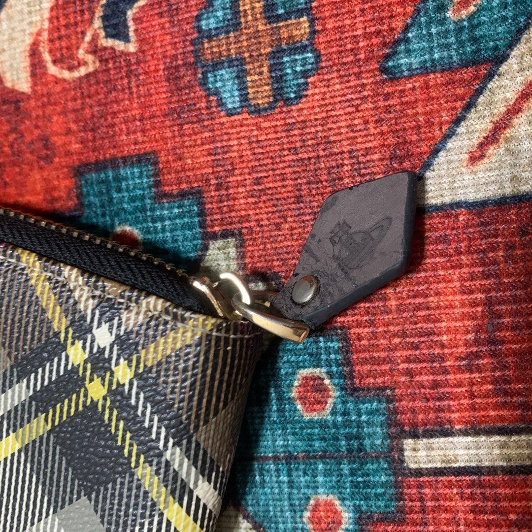 Vivienne westwood long wallet (Category: Wallets & Card holders) located in Quezon City. Submitted by hatlocker (Listing ID 1463827497, Image 3). Description: dm if interested .
