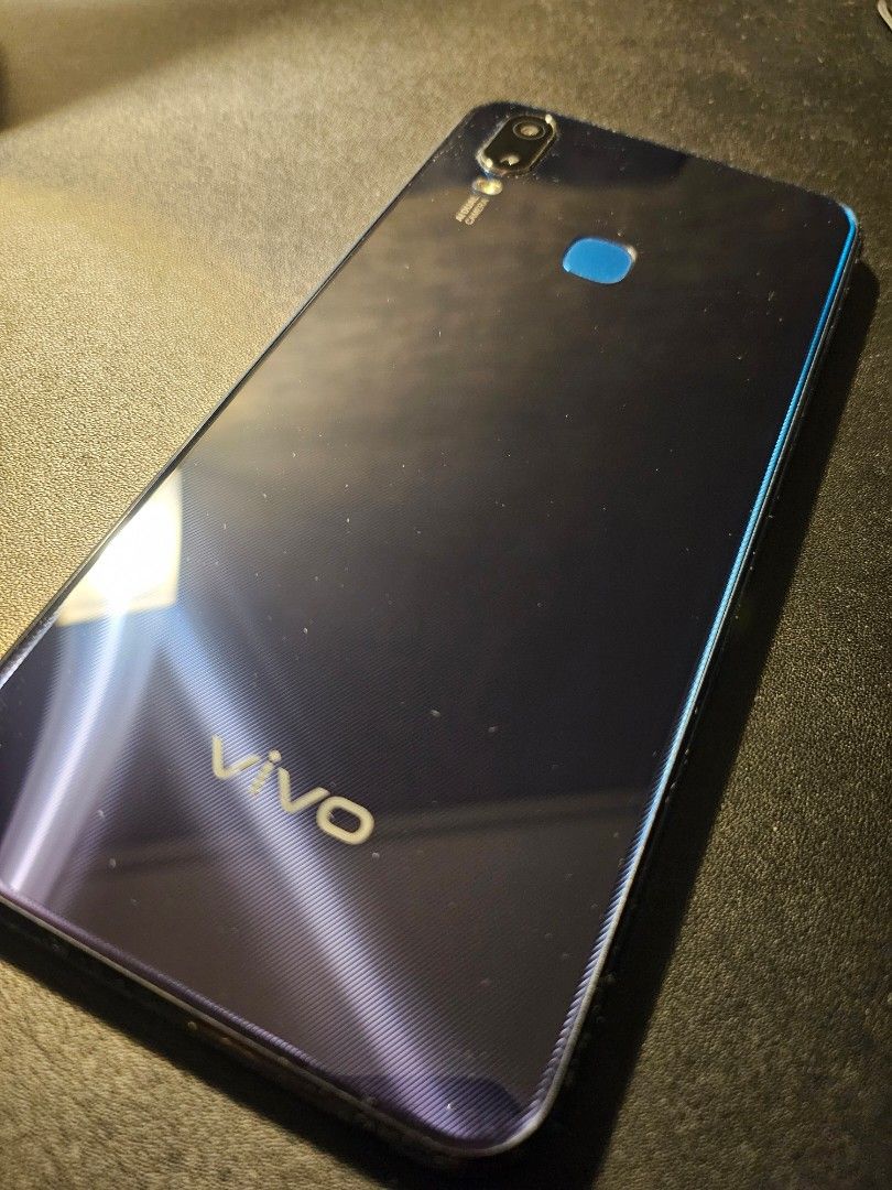 Vivo Y11 2019 (Category: Vivo) located in Manila. Submitted by gadgets_atbp2 (Listing ID 1463925448, Image 2). Description: For Sale, like new still. Unit only Never been repaired NO issues or problems, good working condition Vivo Y11 (2019) Model: Vivo 1906 RAM: 3 GB Storage: 32 GB Display: 6.35 inch IPS LCD HD+ 720 x 1544 pixels Battery: 5,000 mAh rfs: Spare phone, declutter meet up, pick up condo only, ermita manila area shipping: buyer.