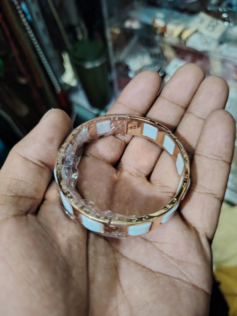 vlgari (Category: Bracelets) located in Baguio. Submitted by angeloshoppebaguio2600 (Listing ID 1463825957, Image 3). Description: vlgari bracelets no issue.