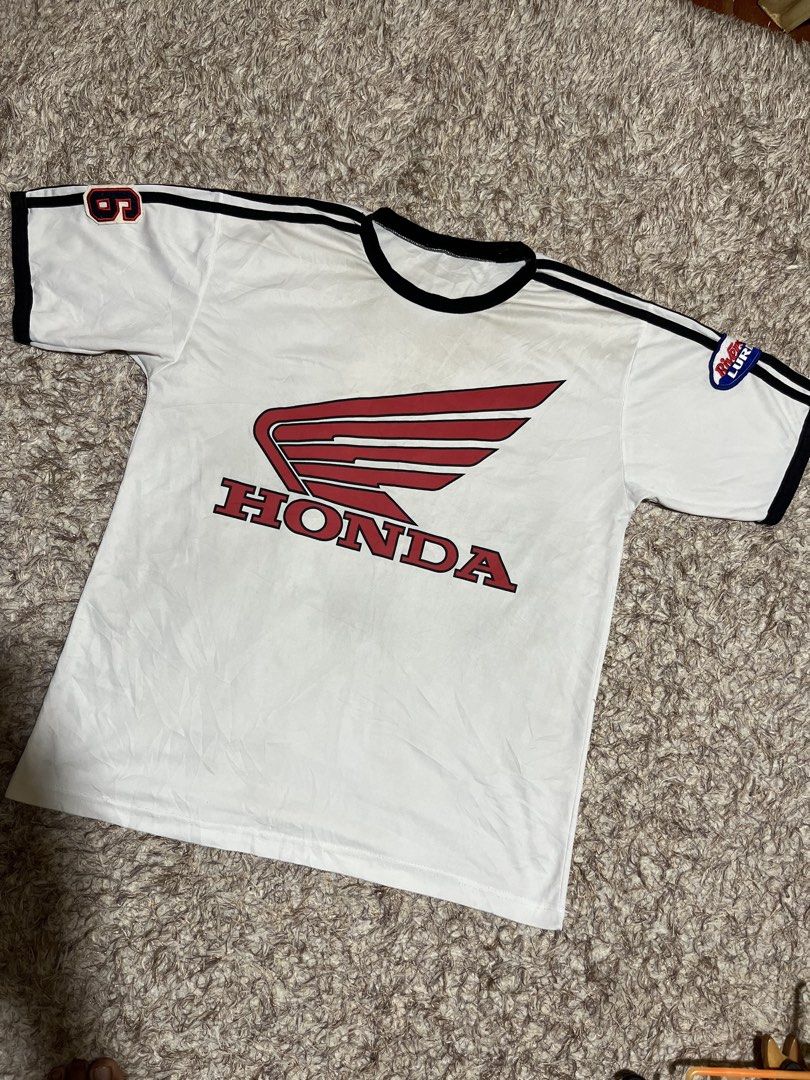 VTG Honda (Category: Tshirts & Polo Shirts ) located in Valencia. Submitted by bordzsthrift (Listing ID 1463929658, Image 1). Description: Dimes: 21 X 27.