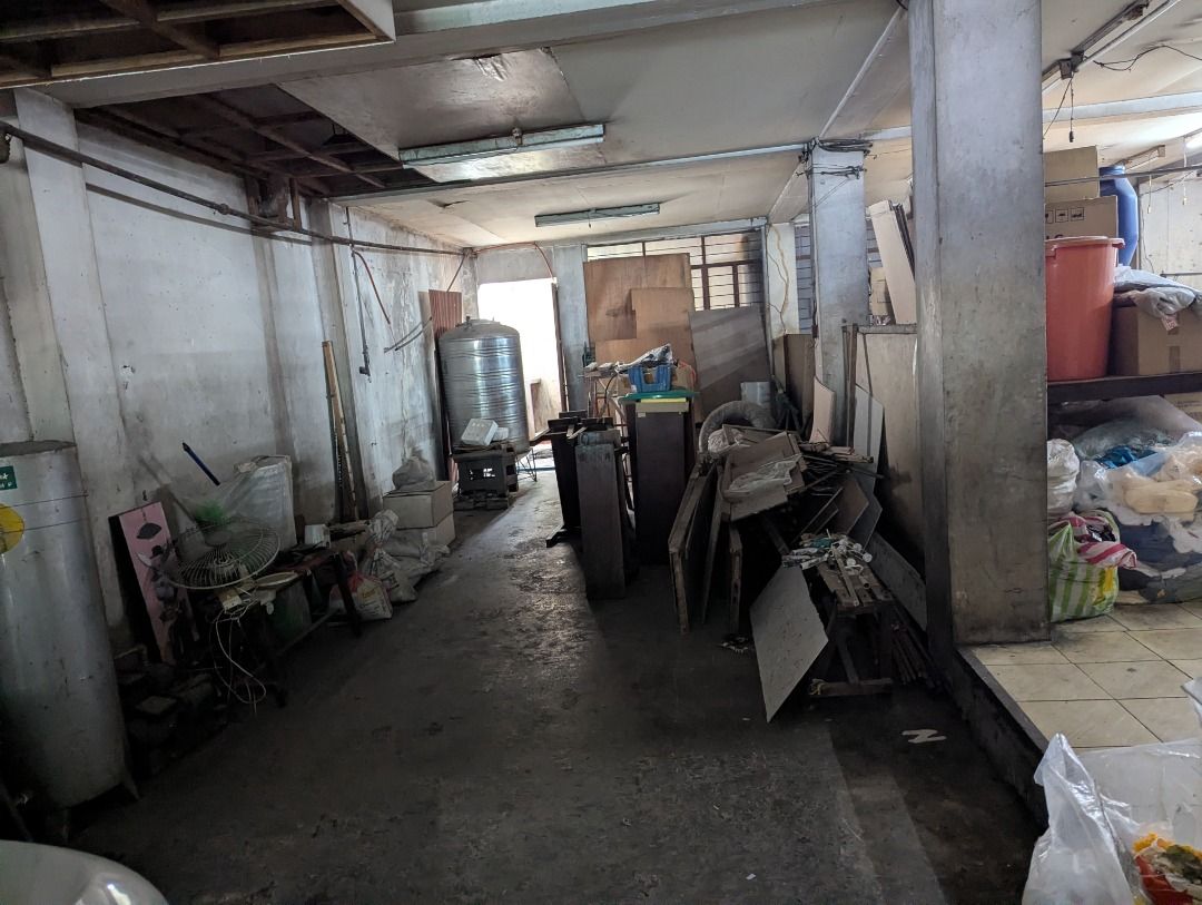 Warehouse for rent (Category: Commercial) located in Caloocan City. Submitted by tenseishitaotakuyarou (Listing ID 1463827687, Image 2). Description: rental space for commercial activities .