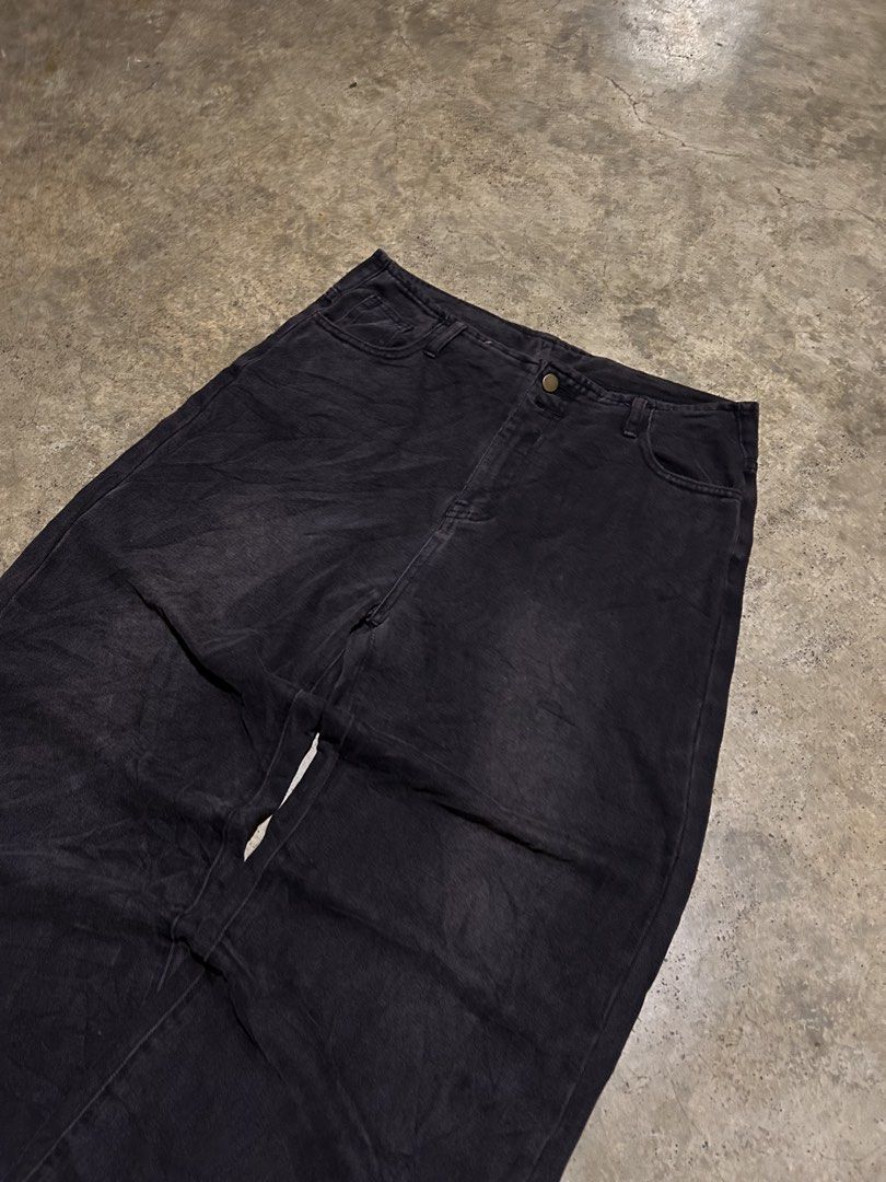 WASHED BAGGY PANG (Category: Jeans) located in Tubod. Submitted by just_thrift.1 (Listing ID 1463894932, Image 3). Description: 🔥WASHED BAGGY PANTS🔥 📐Waist: 34 📐Length: 40 📐Tights: 13 📐Hem: 12.5 Excellent Condition Scratch ₱299🏷️.