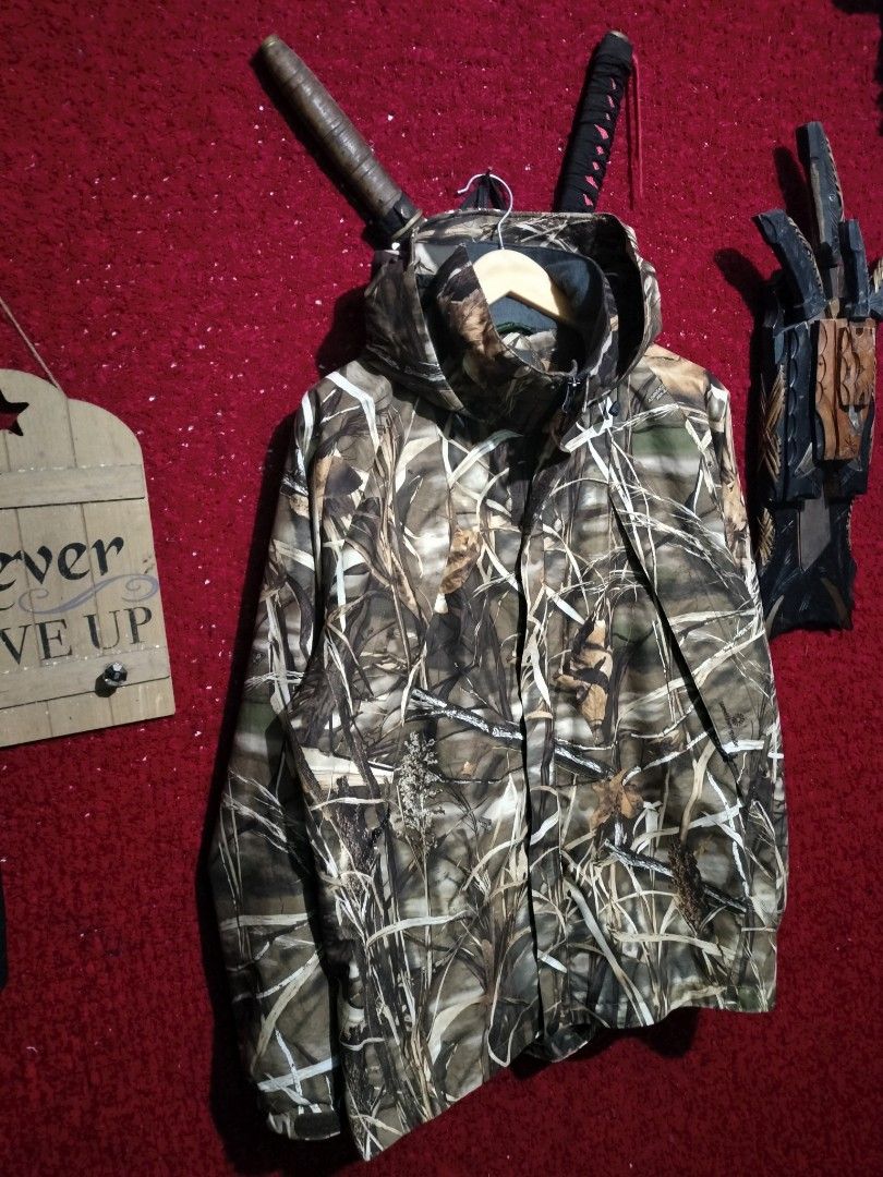 WEATHER GUIDE REAL TREE HUNTING JACKET FOR MEN'S (Category: Coats, Jackets and Outerwear) located in Baguio. Submitted by vertex_nga.pow (Listing ID 1463901925, Image 2). Description: WEATHER GUIDE REAL TREE HUNTING JACKET FOR MEN'S MEDUIM SIZE DIMENSION 25.5L BY 23 ARMPIT TO ARMPIT EXCELLENT CONDITION BAGUIO LOCATION PLUS SF SA MALAYU JNT COURIER PASS COD.