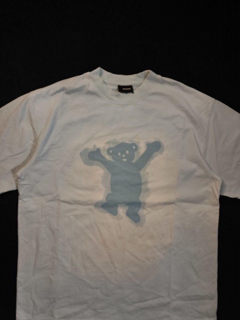 Welldone (Category: Tshirts & Polo Shirts ) located in San Fernando. Submitted by gaboo_asncn (Listing ID 1463831916, Image 3). Description: - Welldone bear blue - Size: Small on tag (W23/L29) - Condition: Excellent - Color Rate: 9.5 - No issue.
