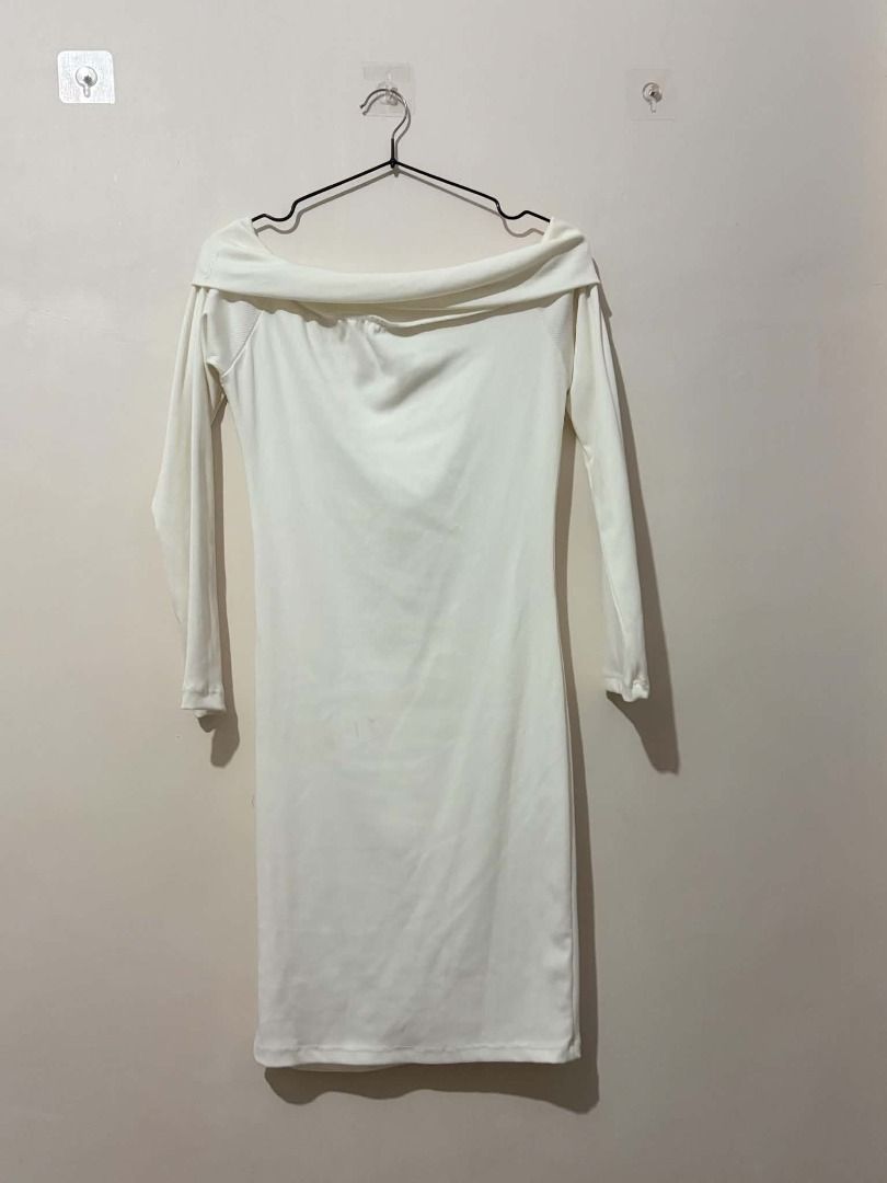 White Off-Shoulder Long Sleeve Dress (Category: Dresses) located in San Leonardo. Submitted by burgossanleonardo.12345 (Listing ID 1463909259, Image 1). Description: - Elegant white midi dress - Off-the-shoulder neckline - Long sleeves - Simple and classic design - Perfect for dressing up or down - Easy to accessorize.