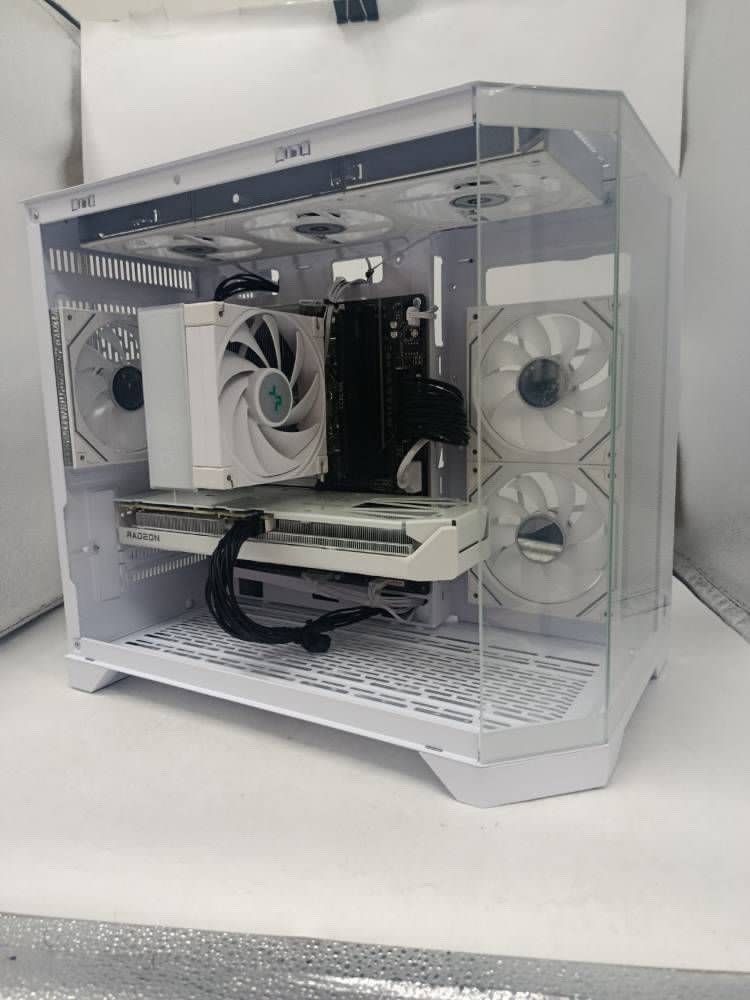 White PC Build (Category: Desktops) located in Manila. Submitted by ayaeiou (Listing ID 1463902111, Image 2). Description: AMD Ryzen 5 7500F Radeon 9060 XT Gigabyte B850M Force WF6E V2 DDR5 MATX AM5 16GB 6000MHZ DDR5 RAM 1 TB SSD 650W PSU DEEPCOOL COOLER COOLMAN SPECTRA MATX WHITE CASE INPLAY OMNIVIEW FANS.