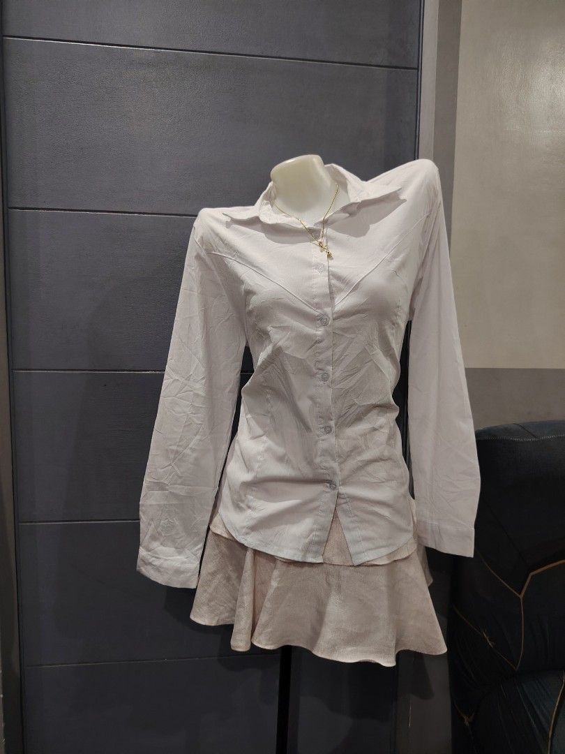 white polo 🍚 (Category: Others Tops) located in Hermosa. Submitted by lcvelycath (Listing ID 1463783926, Image 3). Description: size: m-l mine: ₱99 bid: ₱+10 lock: ₱299 (shipped) EOB: monday—september 28 (the seller is on vacation 😘) °. thrifted, pre-loved, or brand new but ready to wear (some aren't bcs i don't have the time to wash them, very sorryy :<) colors may vary due to lightning & quality 𐙚 °. check details before mine joy miners will