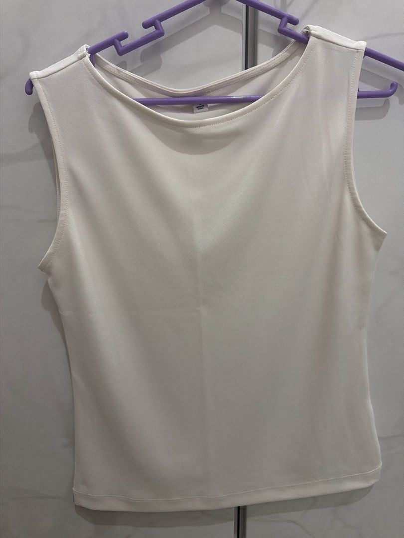 white sleeveless full neck top (Category: Sleeveless) located in General Santos City (Dadiangas). Submitted by vxiechii (Listing ID 1463863956, Image 1). Description: - pay as you order + jnt/lbc ( of your choice) - only used once but no photo of wear.