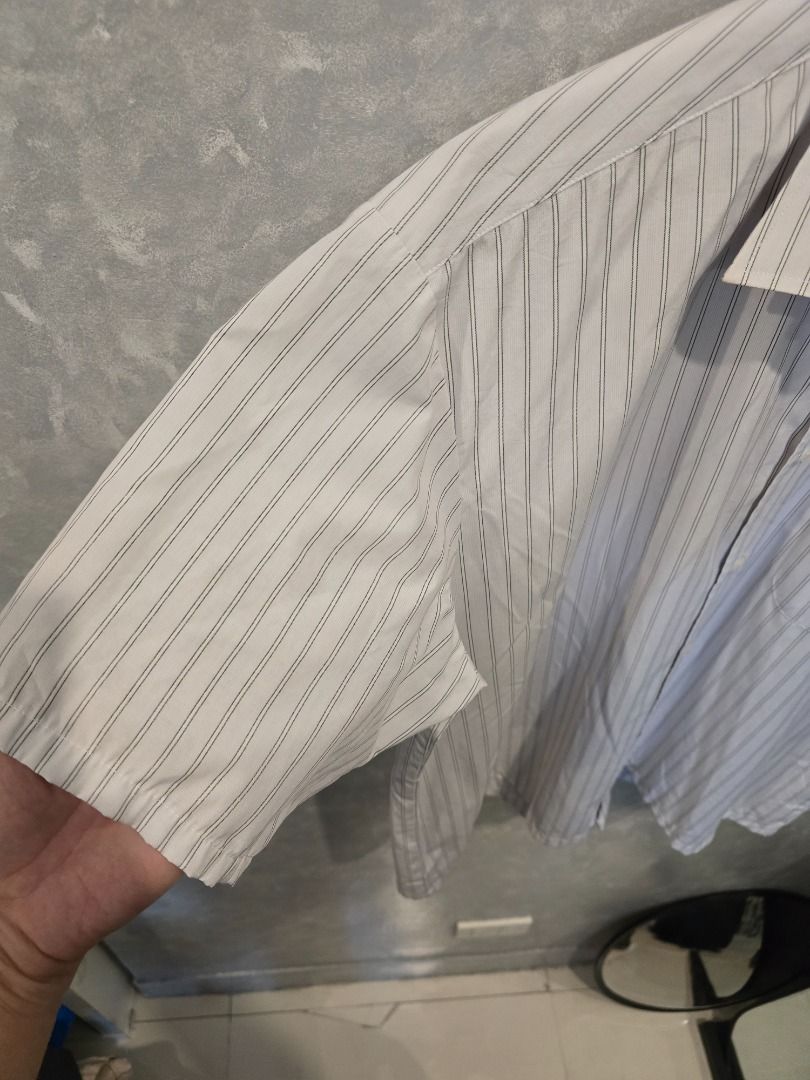 White Vertical Stripes Crop Polo (Category: Tshirts & Polo Shirts ) located in Quezon City. Submitted by outofhabits_store (Listing ID 1463816908, Image 2). Description: Size: Large Width: 22.5 inches Length: 25 inches Buy 2 items worth 600 pesos and get them for 1,000 Payment method: GCash Shipping options (shouldered by buyer): J&T 3-7 days, Lalamove or Grab within the day Location: Quezon City Please manage your expectations as this item is no