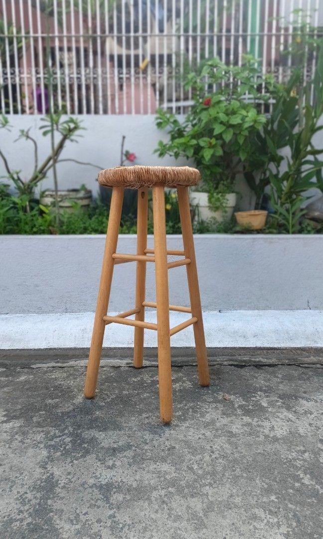 Wicker wooden kitchen stool (Category: Chairs) located in Santa Rosa. Submitted by tonyhawk0592 (Listing ID 1463750520, Image 3). Description: .