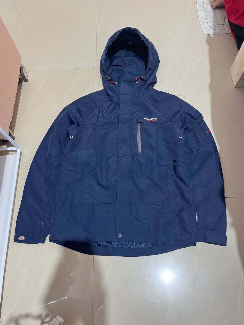 Windbreaker Dickies (Category: Coats, Jackets and Outerwear) located in Caloocan City. Submitted by answery (Listing ID 1463830991, Image 1). Description: .