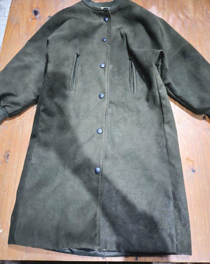 Wool Coat (Category: Coats, Jackets and Outerwear) located in Manila. Submitted by oki.ukay (Listing ID 1463872987, Image 1). Description: .