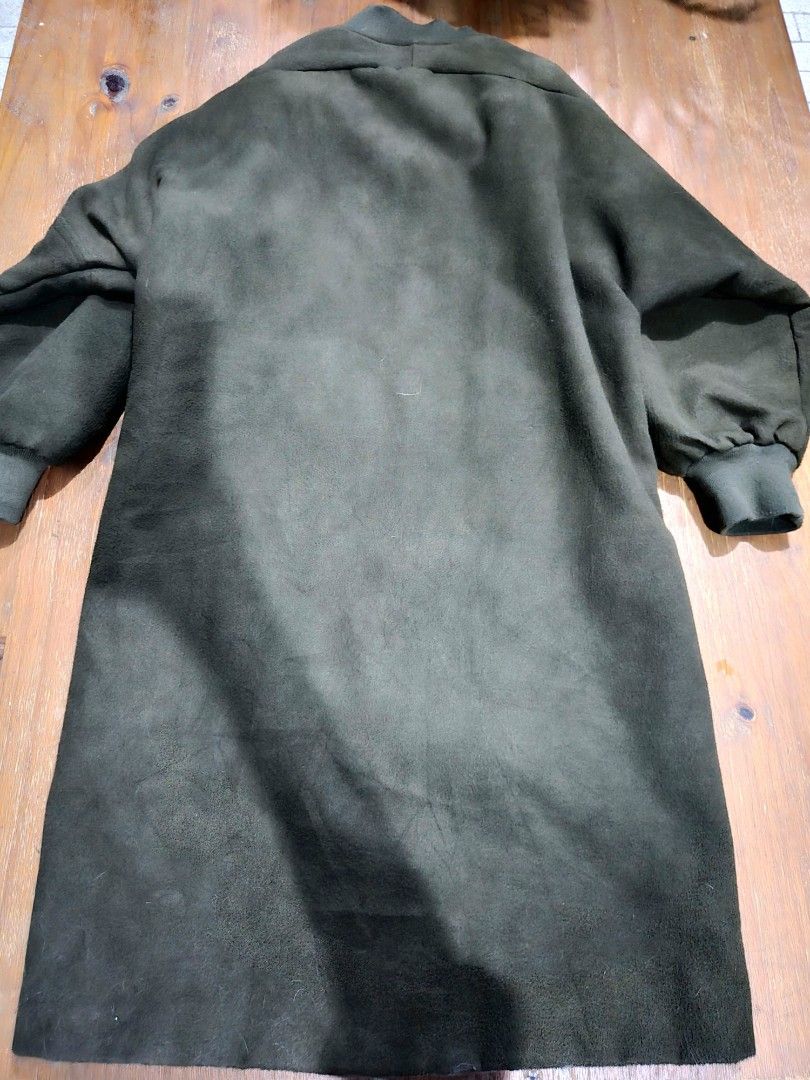 Wool Coat (Category: Coats, Jackets and Outerwear) located in Manila. Submitted by oki.ukay (Listing ID 1463872987, Image 3). Description: .
