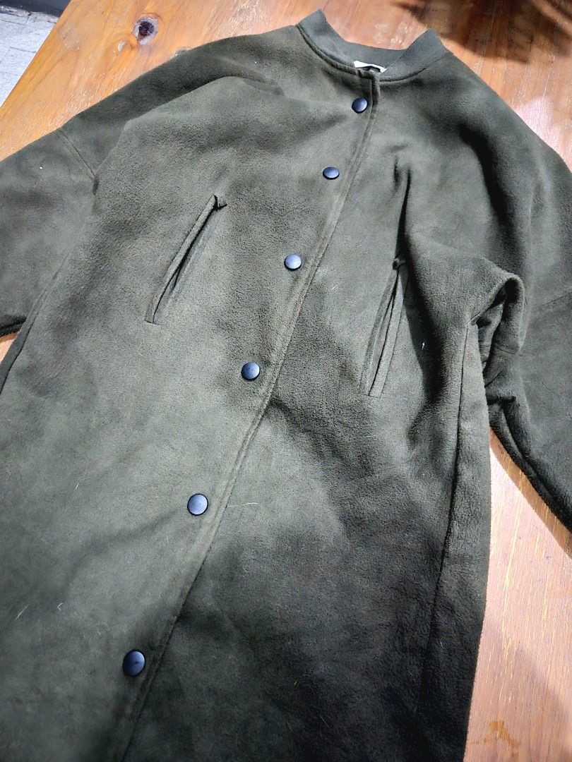 Wool Coat (Category: Coats, Jackets and Outerwear) located in Manila. Submitted by oki.ukay (Listing ID 1463872987, Image 2). Description: .